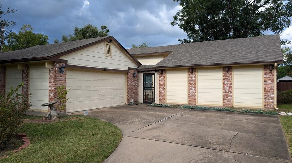 2410 Barrington Pl Dr, Sugar Land, TX 77478
