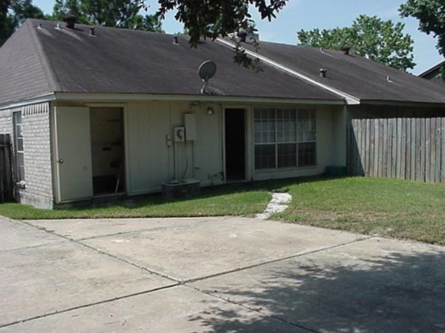 19442 Lazy Valley Dr, Katy TX  77449-3908 exterior