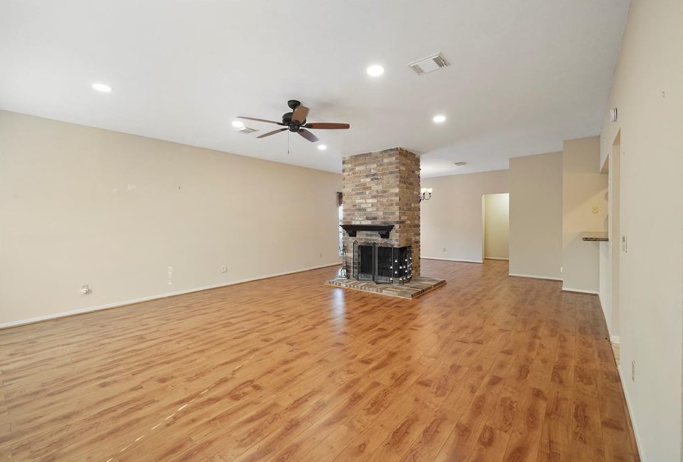60 Indian Sage Cir, Spring TX  77381-4634 exterior