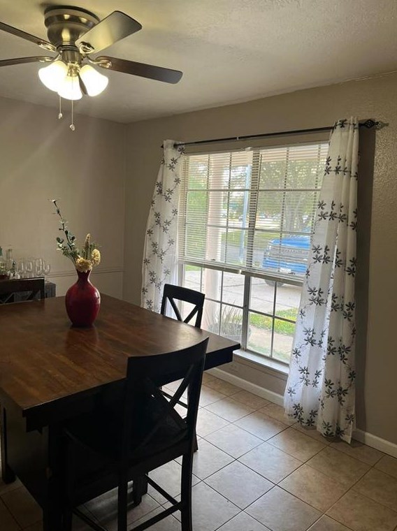 13706 Towne Way Dr, Sugar Land, TX 77498