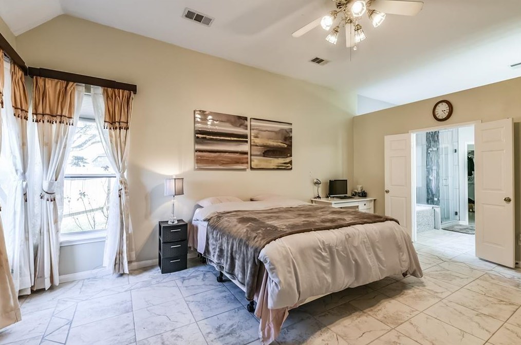 16647 Broadoak Grv Ln, Sugar Land TX  77498-7171 exterior