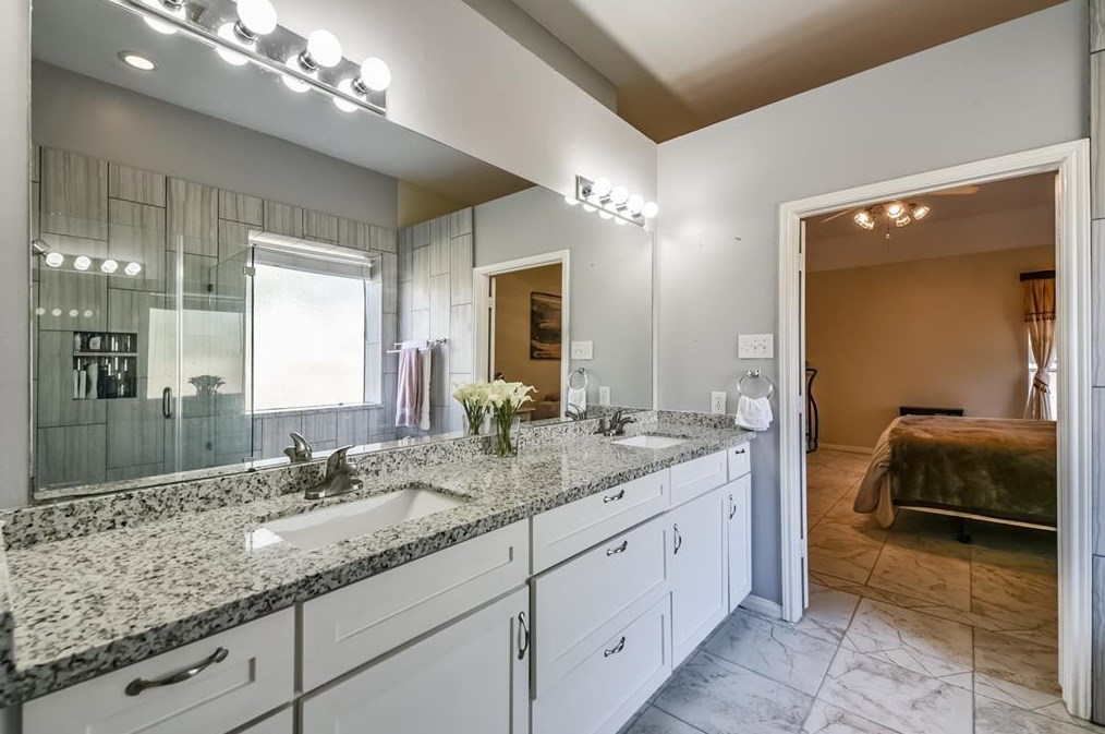 16647 Broadoak Grv Ln, Sugar Land TX  77498-7171 exterior