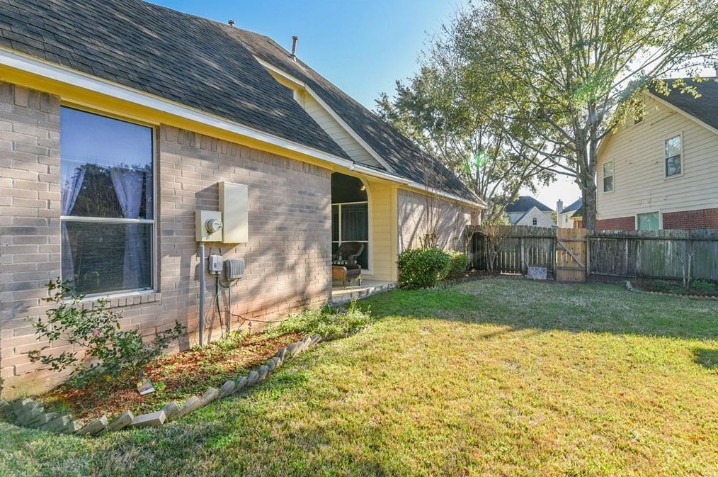 16647 Broadoak Grv Ln, Sugar Land TX  77498-7171 exterior