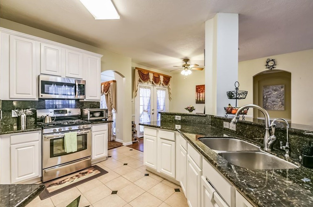 16647 Broadoak Grv Ln, Sugar Land TX  77498-7171 exterior