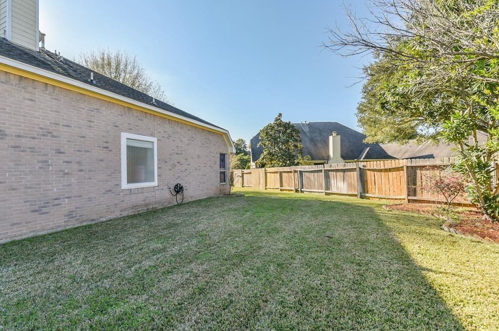 16647 Broadoak Grv Ln, Sugar Land TX  77498-7171 exterior