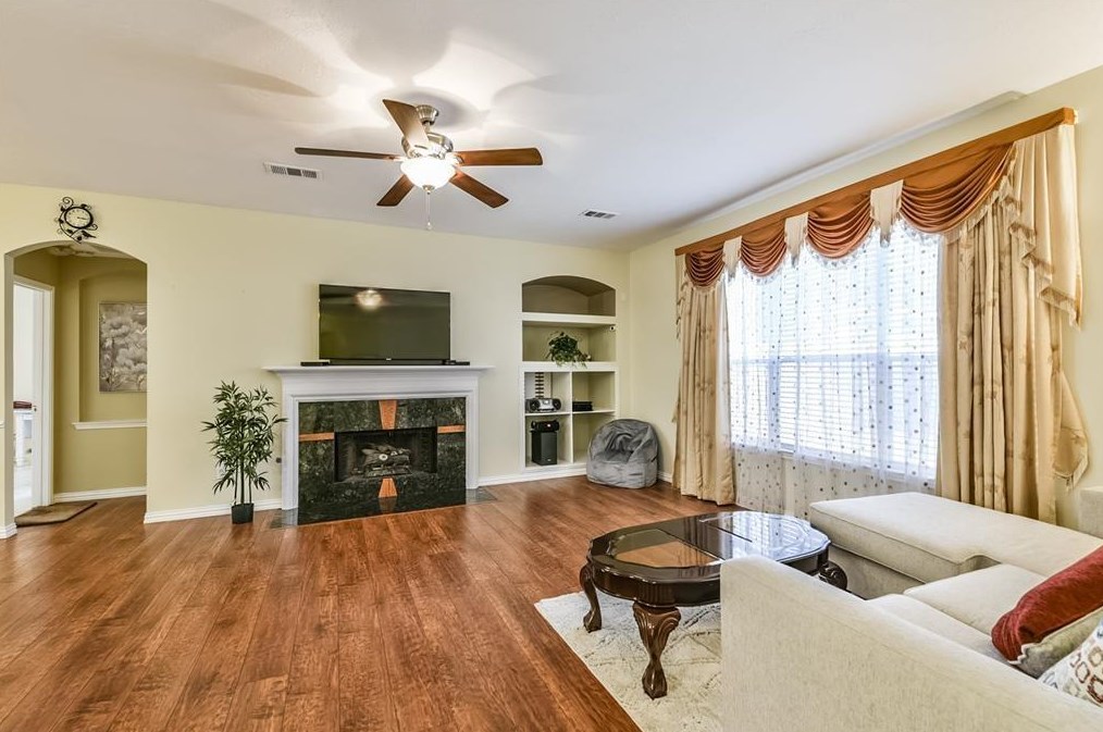 16647 Broadoak Grv Ln, Sugar Land TX  77498-7171 exterior