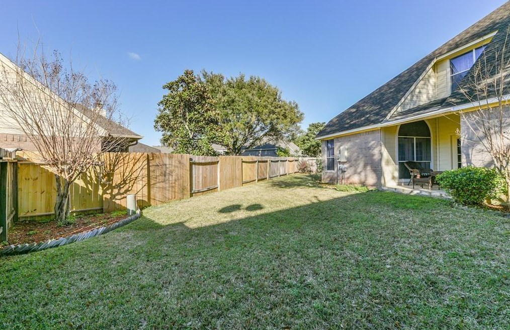 16647 Broadoak Grv Ln, Sugar Land TX  77498-7171 exterior