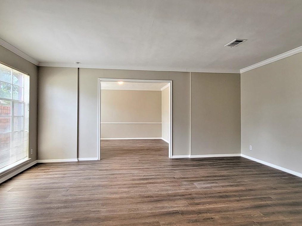 5710 Pebble Springs Dr, Houston, TX 77066