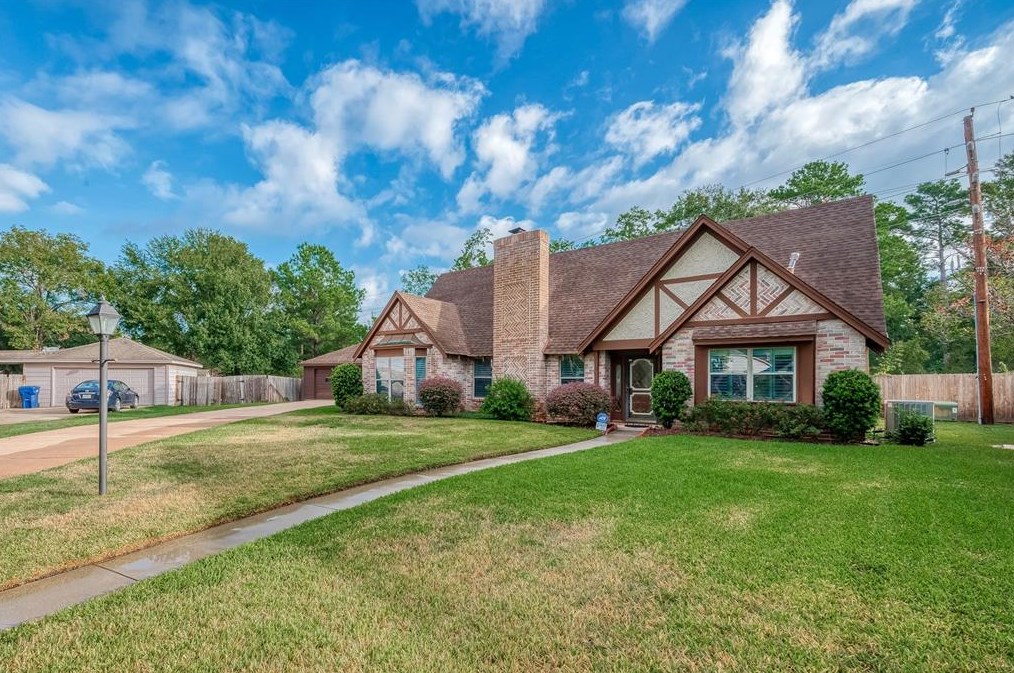 7406 Bairnsdale Ln, Houston, TX 77070-3702