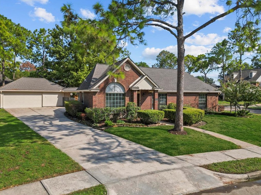 2002 Firtree Way, Houston, TX 77062-4779