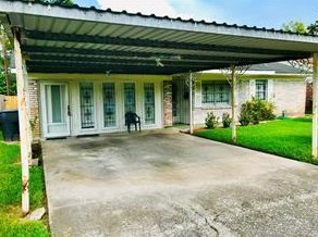 10126 Woodwick St, Houston, TX 77016-3947