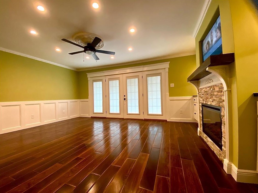 18204 Vinland Dr, Houston, TX 77058