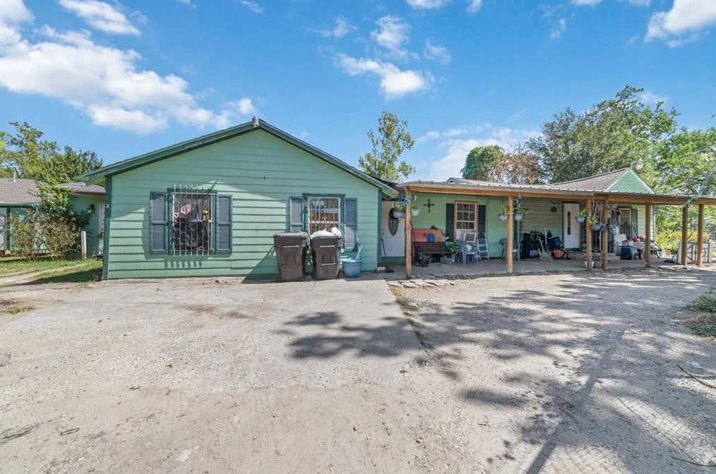 2003 Turner Dr, Houston TX  77093-6201 exterior