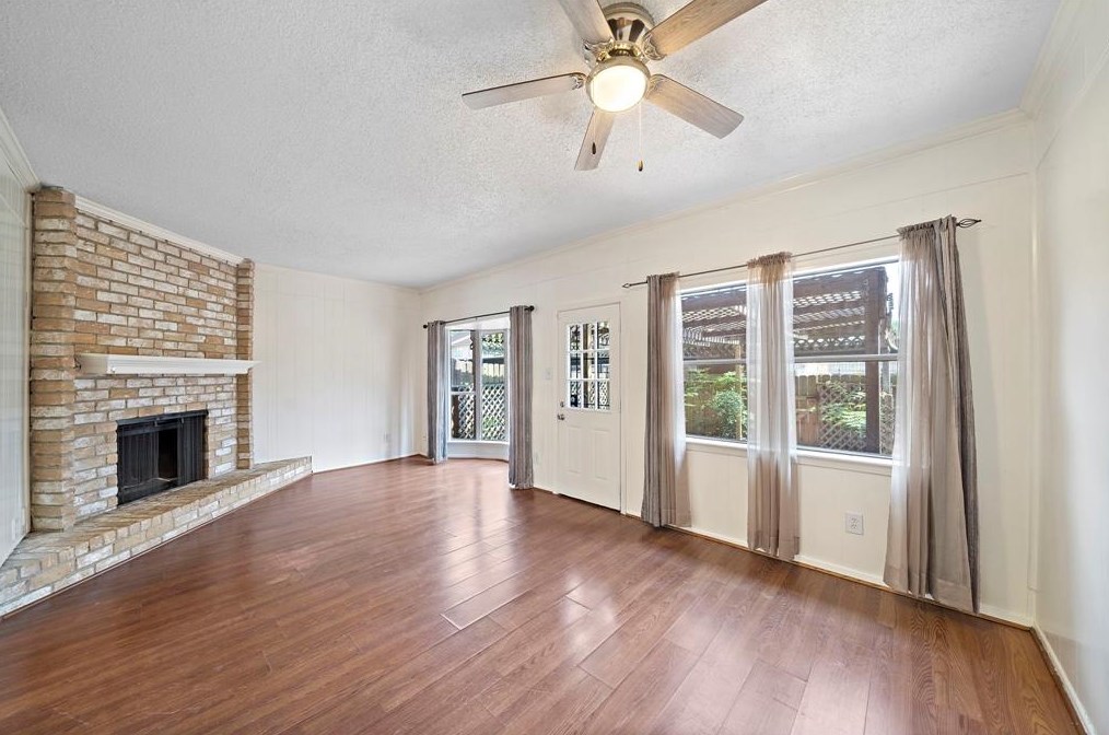 7700 Creekbend Dr Apt 67, Houston, TX 77071