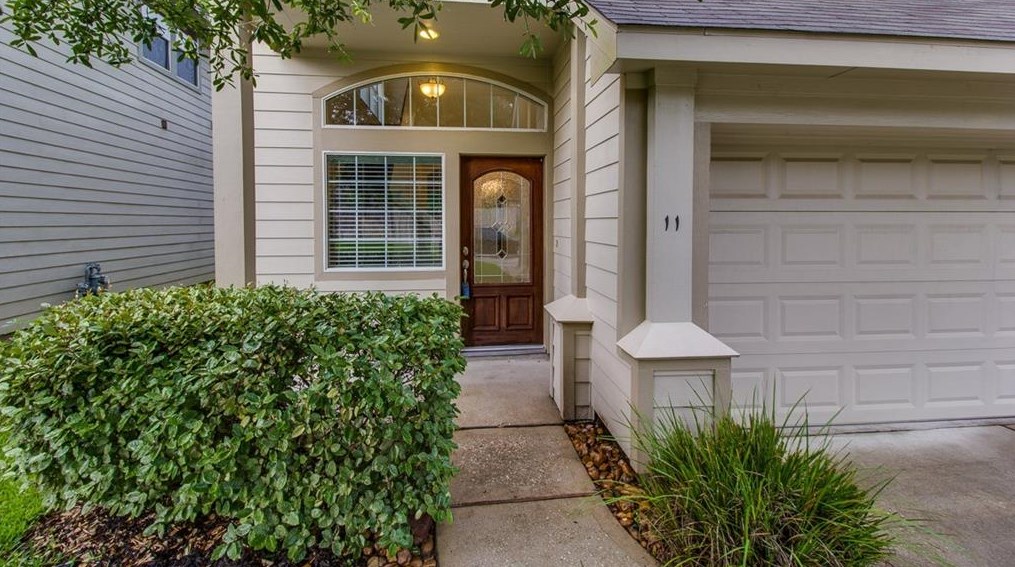 11 Benedict Canyon Loop, Spring TX  77382-5419 exterior