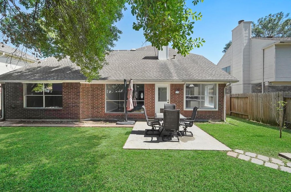 10127 Red Wolf Ln, Houston TX 77064-5457 exterior