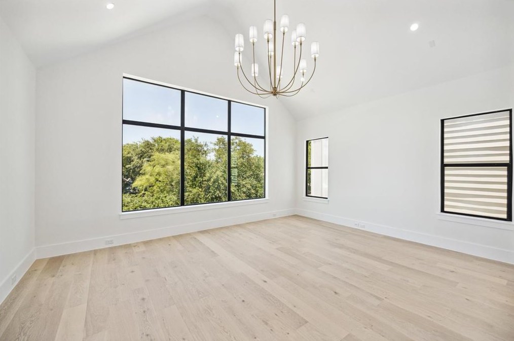 207 10 1/2, Houston TX 77008-7198 exterior