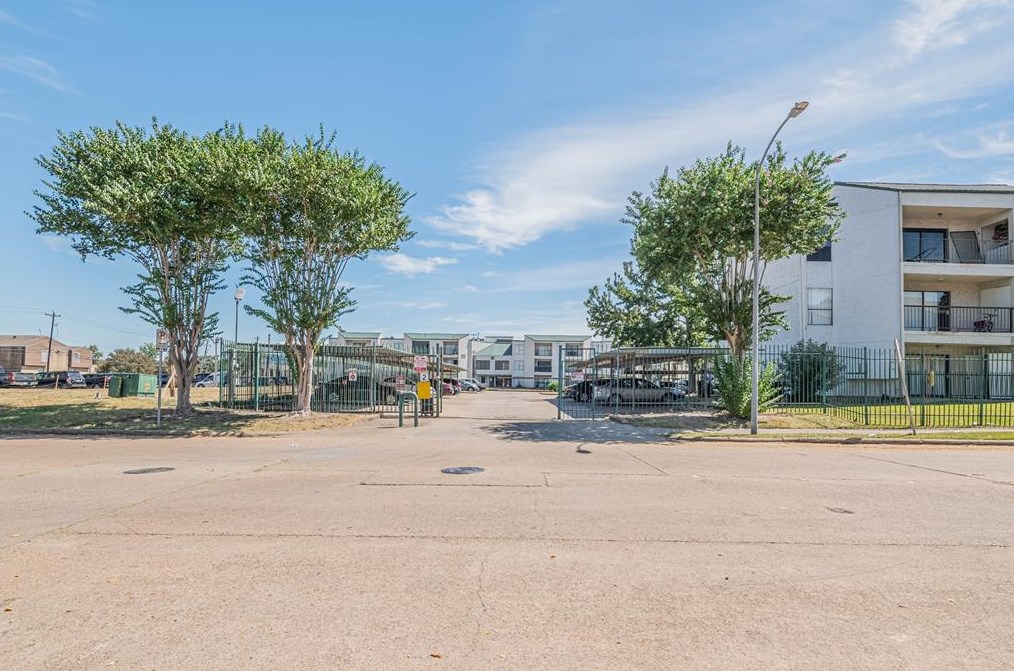 2826 Bartell Dr, Houston TX  77054-1483 exterior