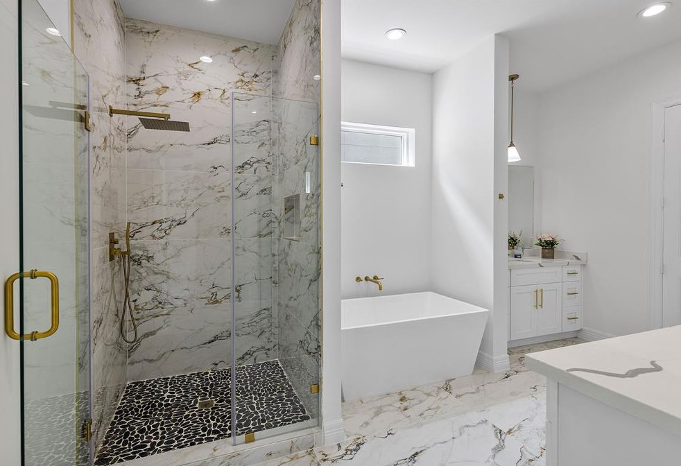 8610 Cross Country Dr, Humble TX 77346-6115 exterior