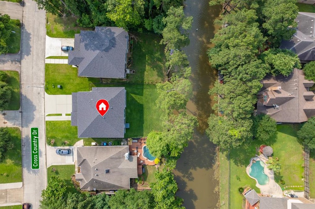 8610 Cross Country Dr, Humble TX 77346-6115 exterior