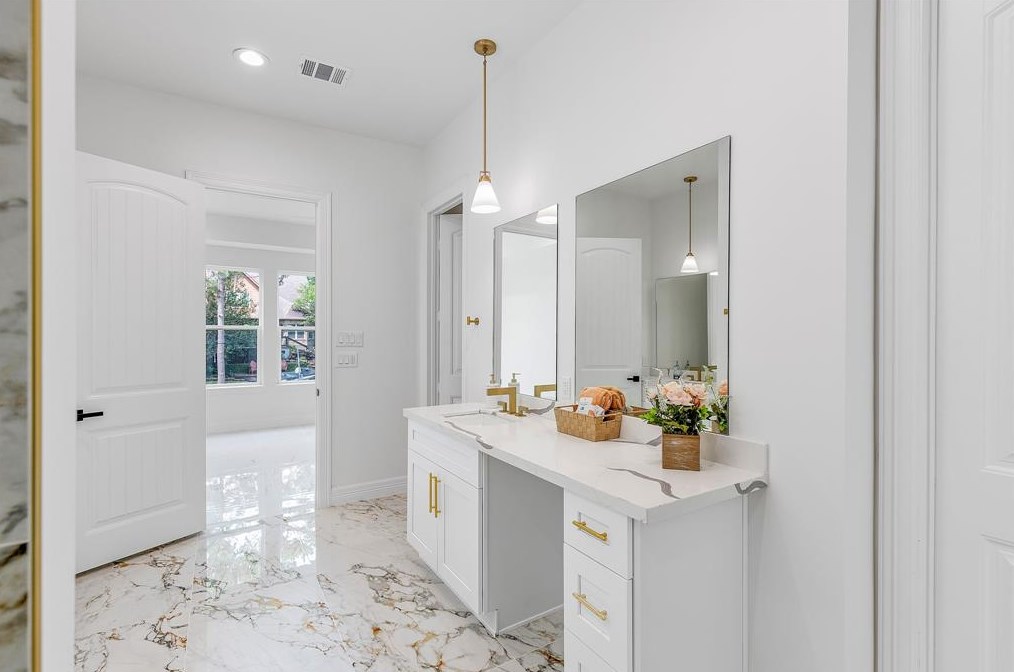 8610 Cross Country Dr, Humble TX 77346-6115 exterior