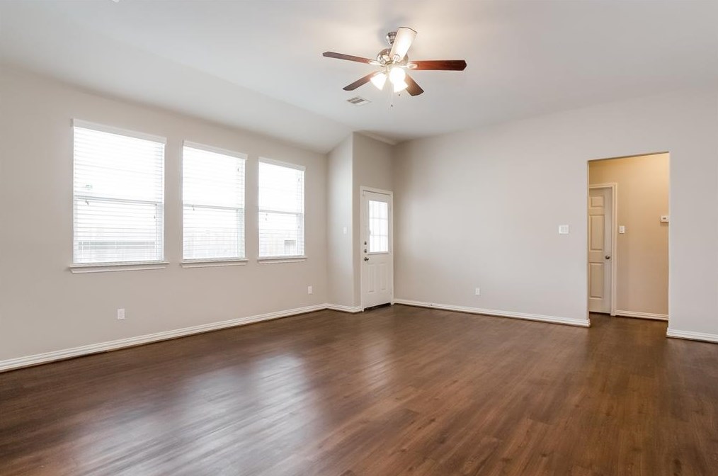 2814 Mesquite Ridge Dr, Houston, TX 77073