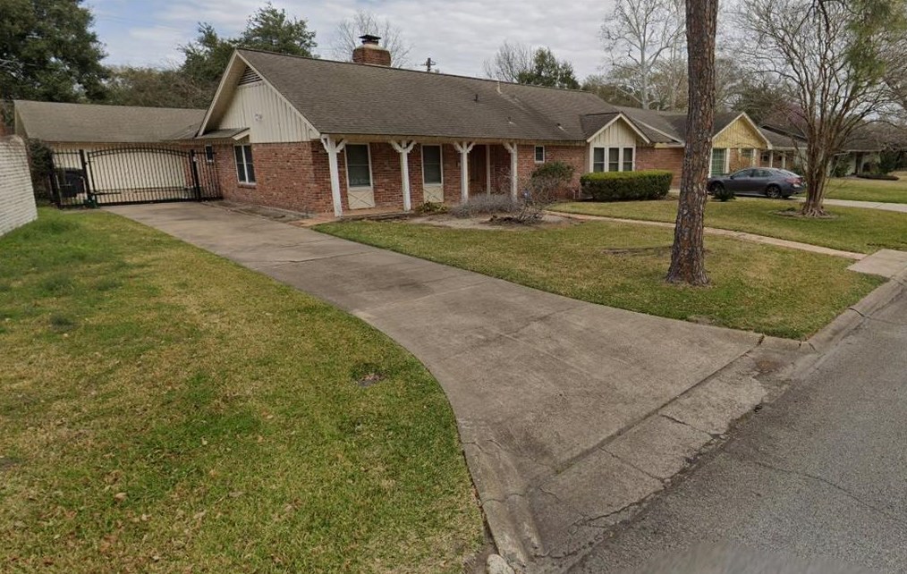9650 Winsome Ln, Houston, TX 77063