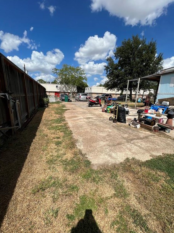 410 Spring Dr, Pasadena, TX 77504-1420