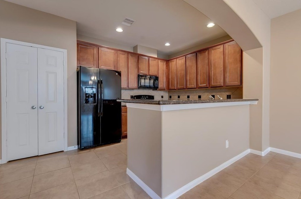 8424 Sunset Loch Dr, Spring, TX 77379