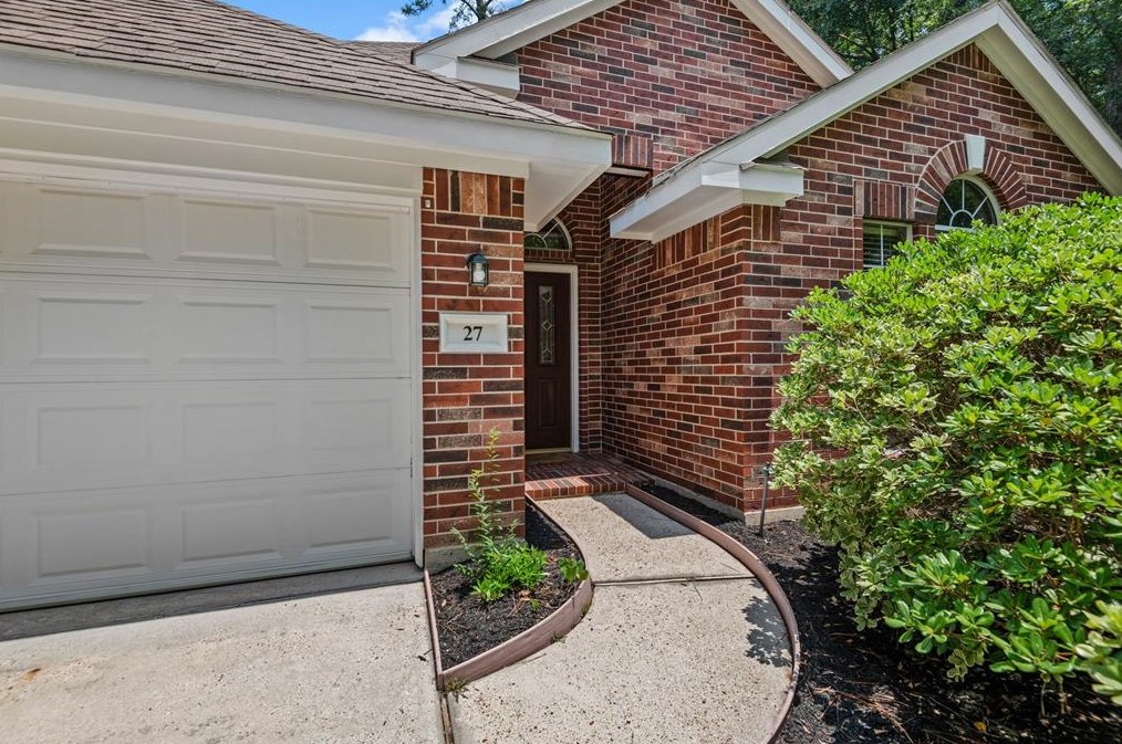 27 Grand Bayou Pl, Spring TX  77382-1624 exterior