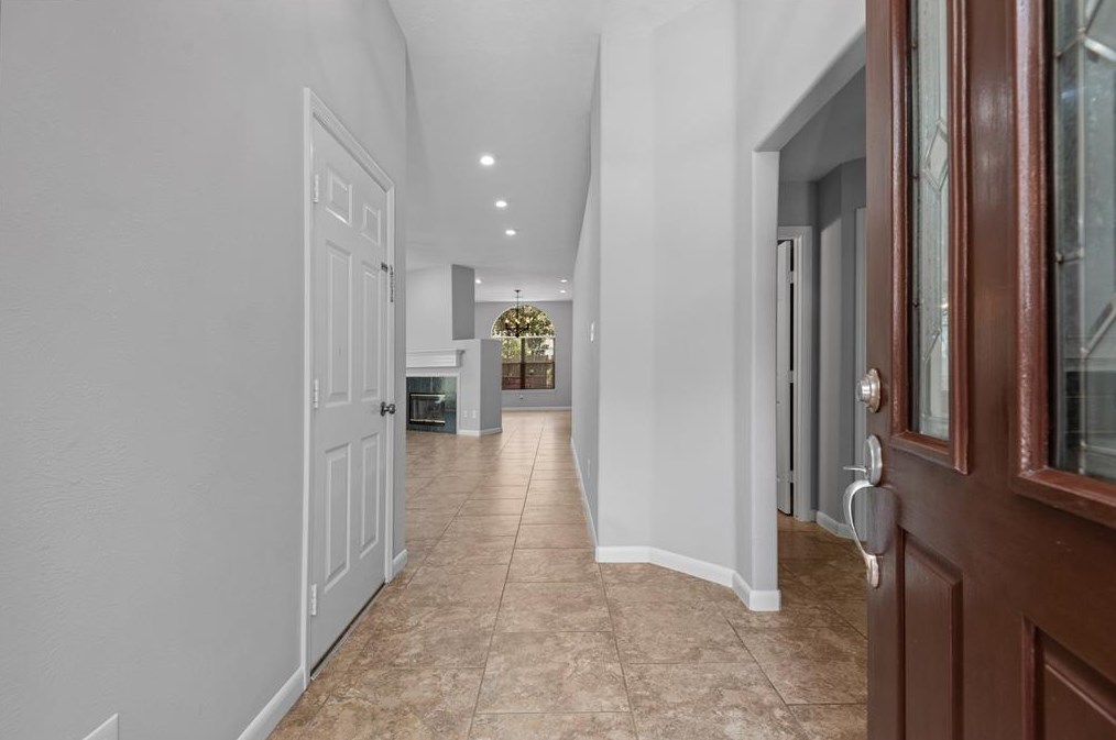 27 Grand Bayou Pl, Spring TX  77382-1624 exterior