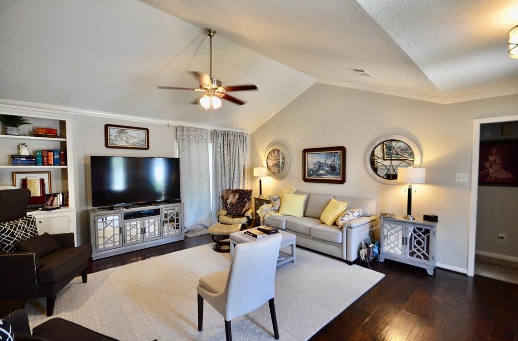 2923 Country Club Blvd, Sugar Land TX  77478-3627 exterior