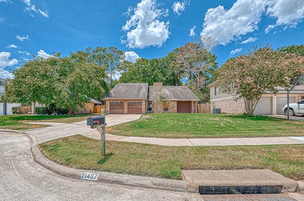 21407 Oak Bridge Ln, Spring, TX 77388-3912