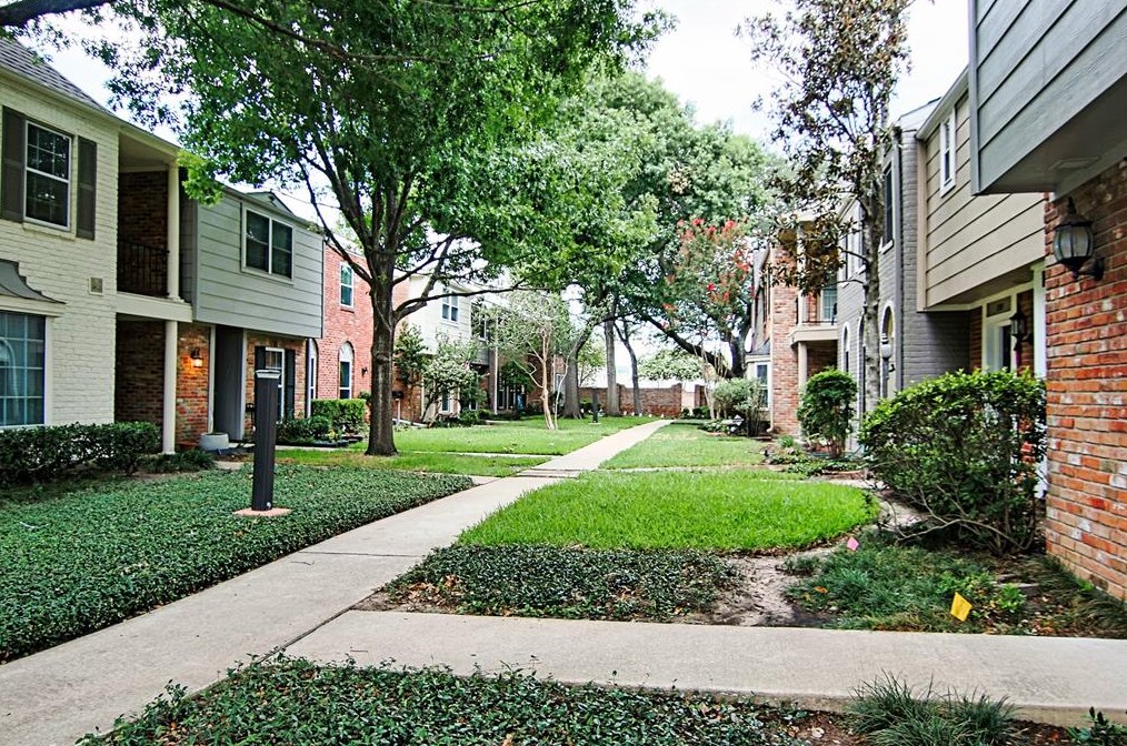1349 Country Place Dr #10, Houston, TX