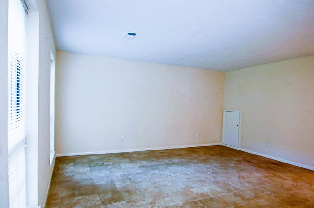 1349 Country Place Dr, Houston TX  77079-3126 exterior