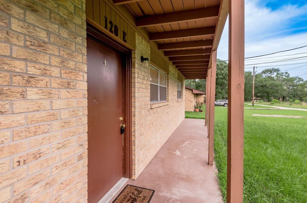 120 Mcadams Ln #e, Huntsville, TX 77320