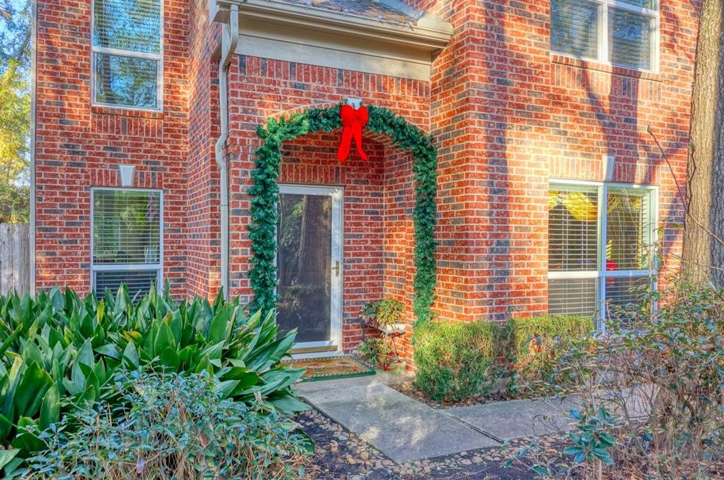 231 Golden Arrow Cir, Spring TX  77381-4643 exterior