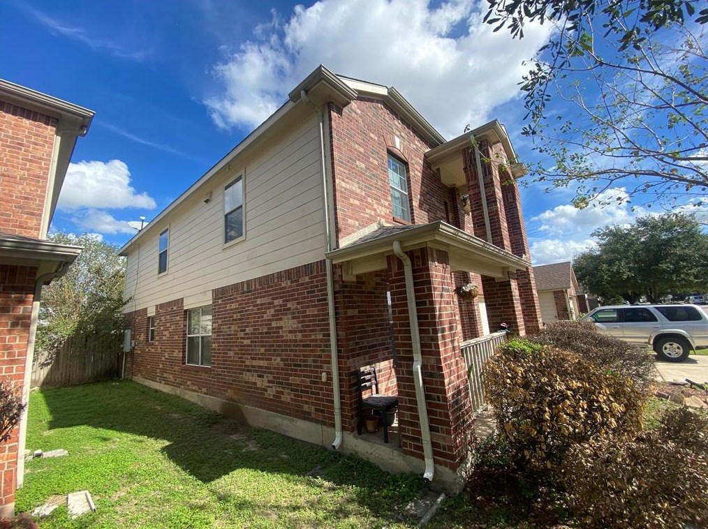 15410 Hensen Creek Dr, Houston, TX 77086-1184