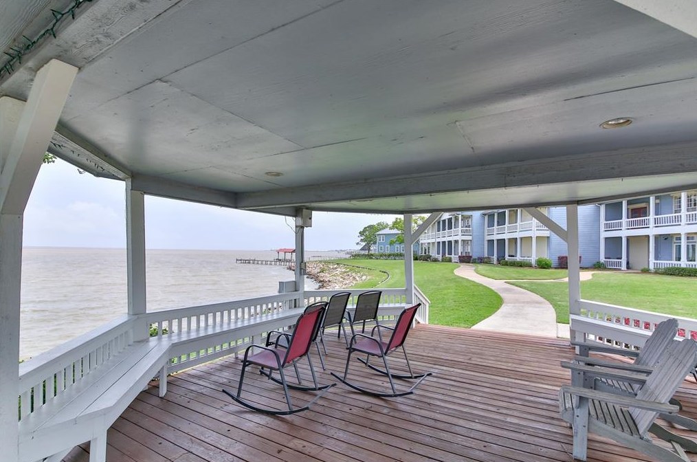 2601 Broadway St, Morgans Point TX  77571-6562 exterior