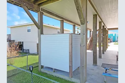 942 Meynig Drive, Crystal Beach, TX 77650 - Photo 12