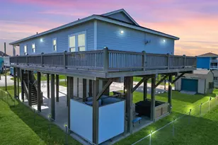 942 Meynig Dr, Crystal Beach, TX 77650 - Photo 10