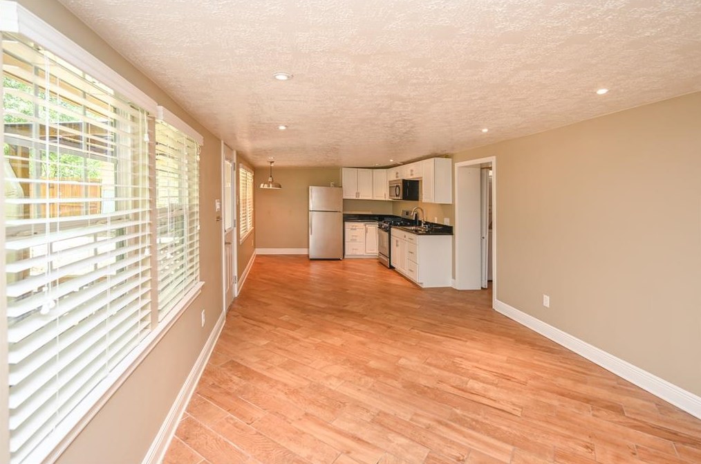 2007 14th St, Houston, TX 77008-3411