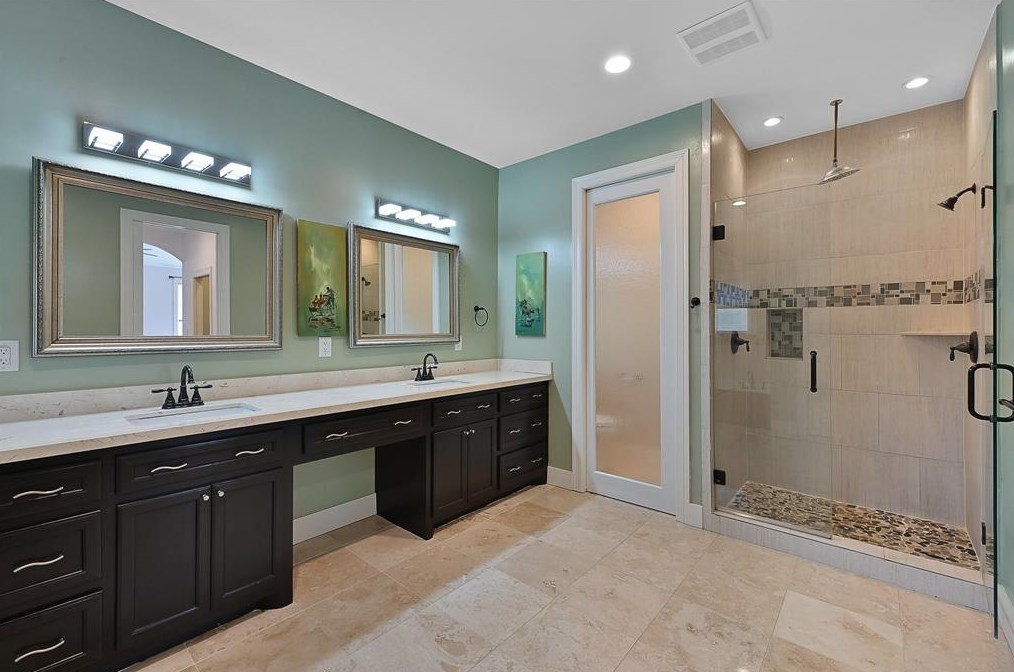 218 33 St, Houston TX  77022-5102 exterior