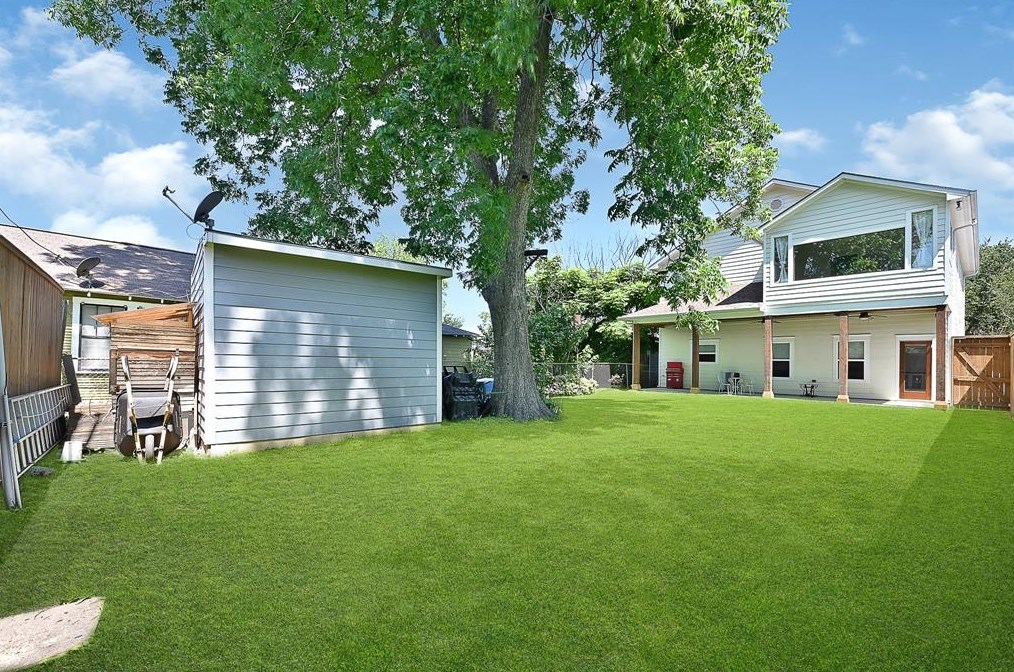 218 33 St, Houston TX  77022-5102 exterior