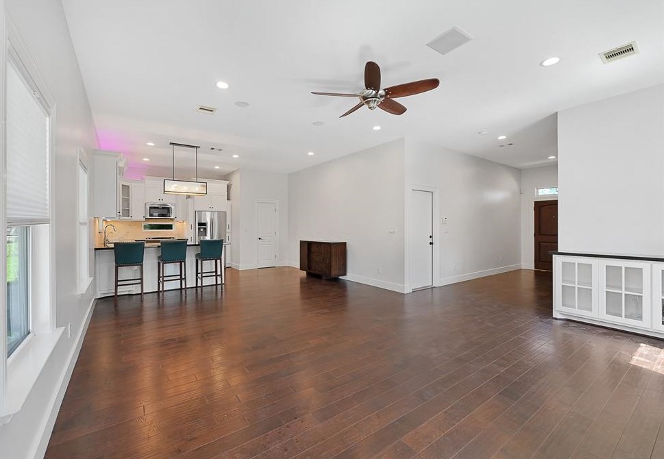 218 33 St, Houston TX  77022-5102 exterior