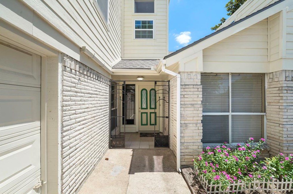 6615 Addicks Clodine Rd, Houston, TX 77083-1205