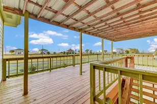 221 Flamingo Dr, Anahuac, TX 77514 - Photo 12