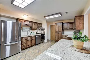 221 Flamingo Dr, Anahuac, TX 77514 - Photo 24