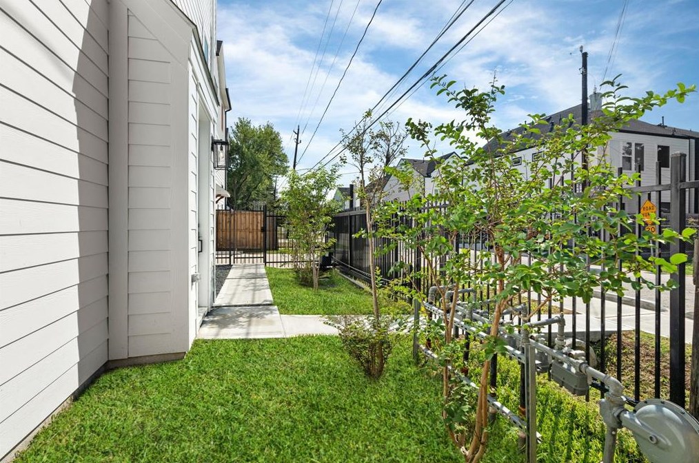 904 Martin St #c, Houston, TX 77018