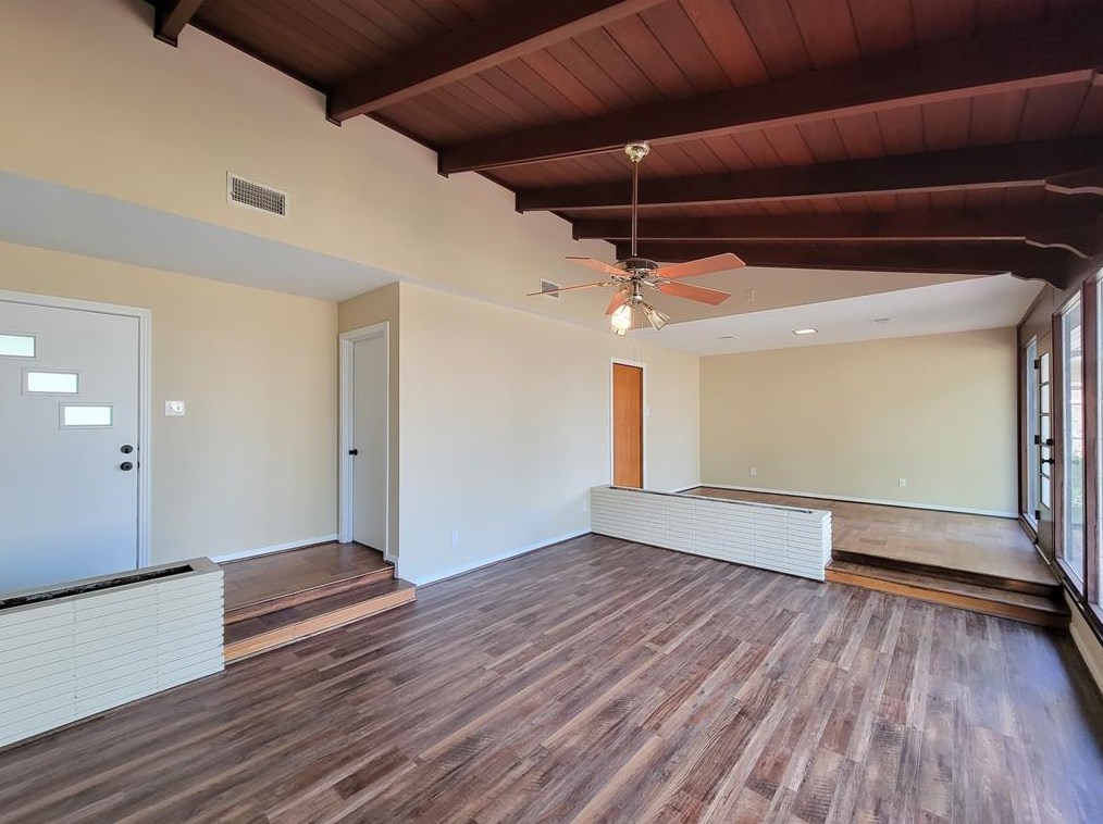 1318 Centennial Dr, Houston TX  77055-4114 exterior